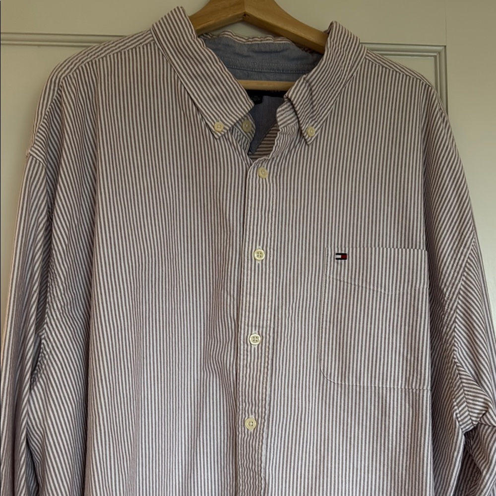 Tommy Hilfiger Men's Striped Shirt - burgandy and White